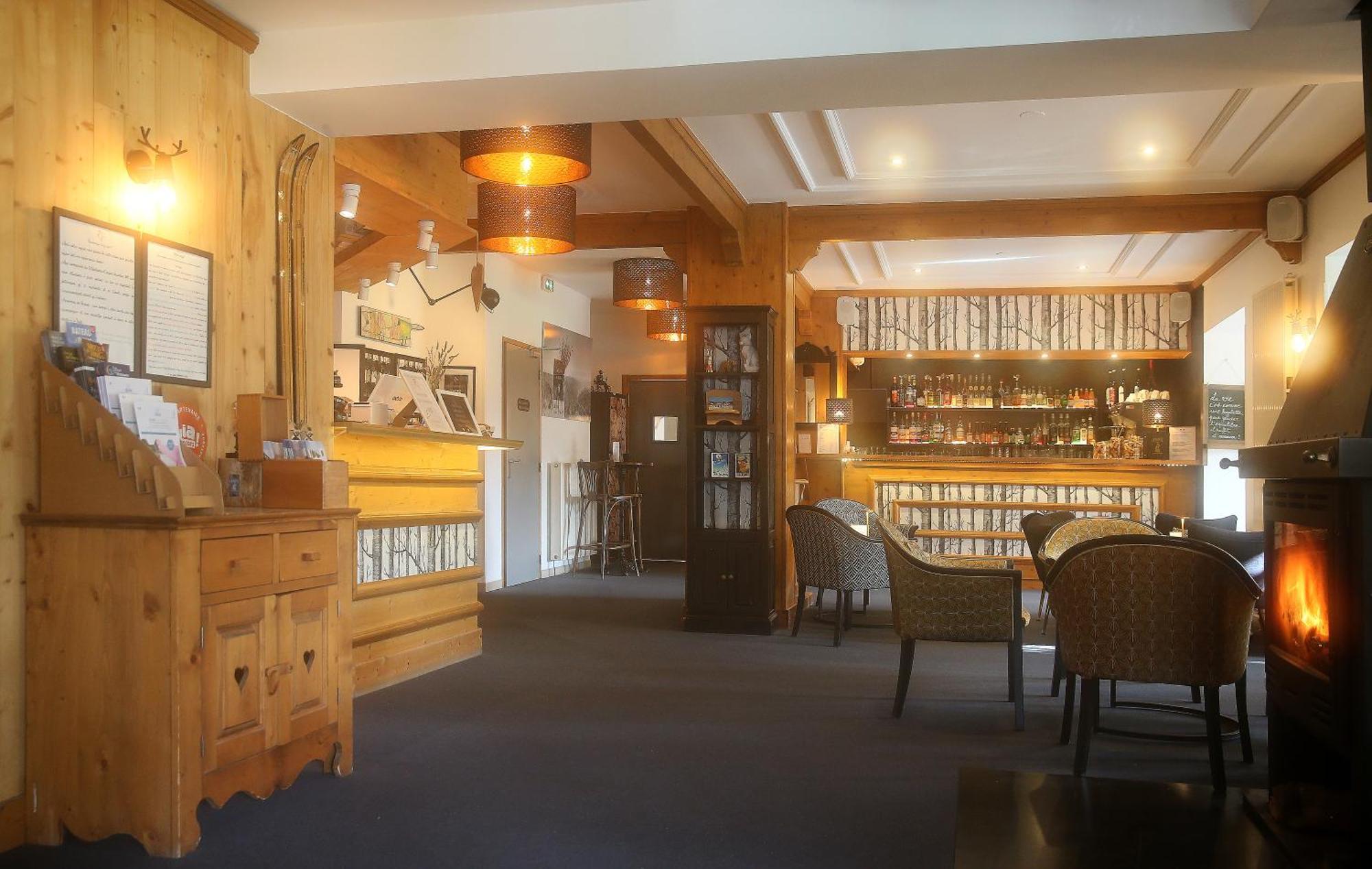Hotel Restaurant La Buffe 奥特朗 外观 照片